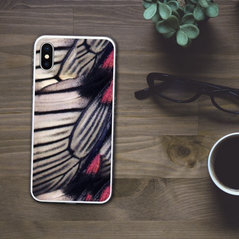 シックでエレガントな蝶の模様が美しい スマホケース【強化ガラス仕上げ】iPhone15 対応