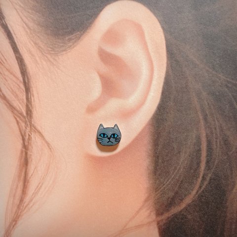 送料無料【小さめピアス】　かわいい猫ピアス　ブリティッシュショートヘア　ロシアンブルー　シャルトリュー　コラット　ブルーキャット　ネコピアス　ねこピアス　猫　ピアス　アクセサリー　チャーム　白猫