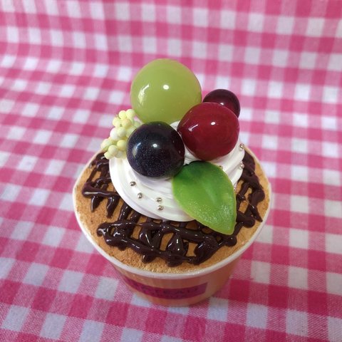 【食品サンプル】フルーツカップケーキ/ベリーバニラ
