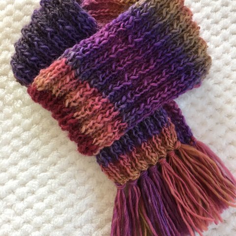 再販😊✖︎２ミニグラデーション手編みマフラー（紫)
