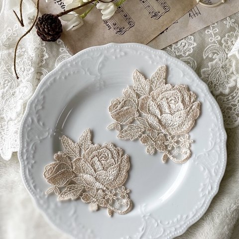 1枚 綺麗 花 フラワー 刺繍 ケミカルレース モチーフ アップリケベージュ BK210931 ハンドメイド 手芸 素材