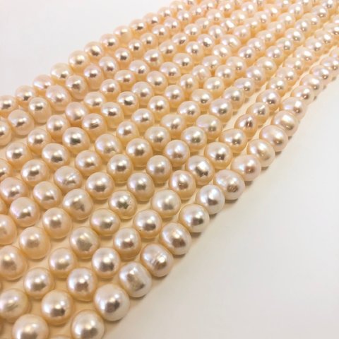 淡水真珠9.0-10.0mm連  ナチュラルカラー　薄めオレンジ系