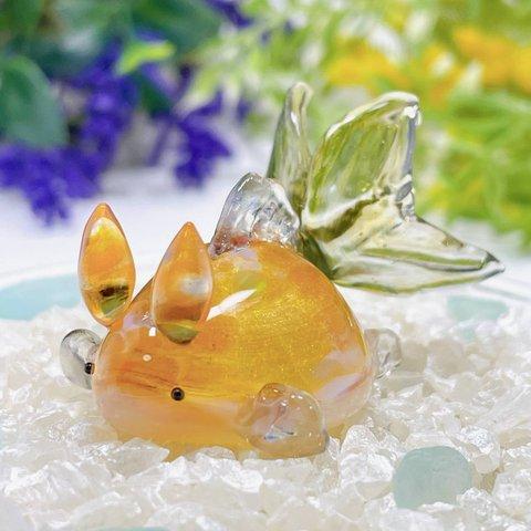 Uo316［金魚］宇宙を宿すガラスのウミウシ