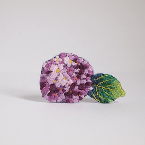 紫陽花 手刺繍ブローチ