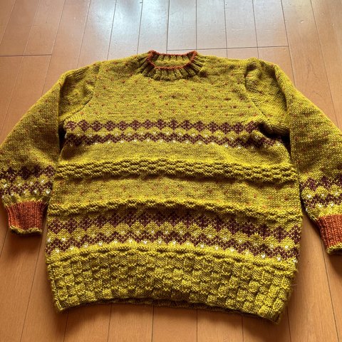 大人可愛い編み込みセーター