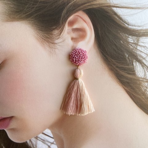 【MOMO】ピアス（ビーズ刺繍×タッセル｜つぶつぶビーズが可愛いアクセサリーです）※イヤリングの場合は金具変更にて選択してください※