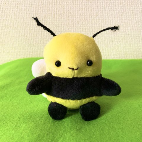 プチミツバチのぬいぐるみ