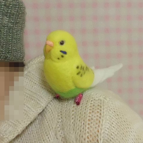 一緒にお散歩♪ 羊毛フェルト セキセイインコ クリップ / イエローハルクイン　 (クリップから足へ変更作成可）リアルサイズ♪ 鳥のオブジェ リアルバード 受注制作