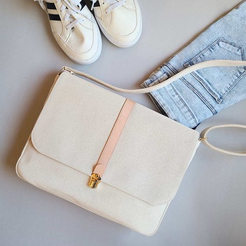 A4 shoulder bag/KURASHIki〈white〉