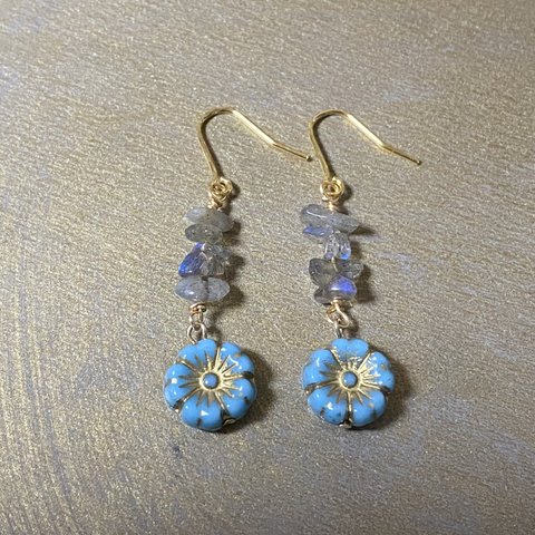 フラワーピアス