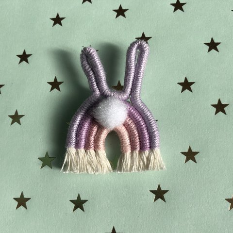 ウサギのシッポ ブローチNo.10　薄紫×藤色×くすみピンク×パールピンク（しっぽ 白）
