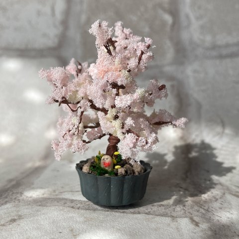 満開の桜とお地蔵様のミニチュア盆栽