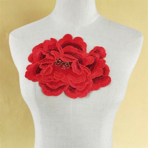 豪華ビッグク刺繍フラワーモチーフ　　　 15.9cm * 18.5cm