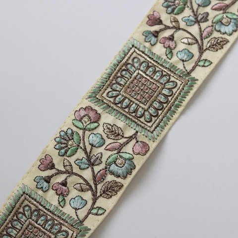 インド刺繍リボン　幅55mm アイボリー　約50cm