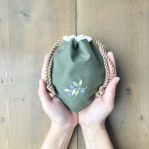 【オリーブの手刺繍】巾着・ひし形〈緑×白〉