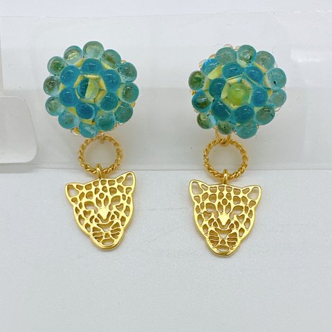 豹　2wayピアス　ガラスビーズ刺繍　サージカルステンレス