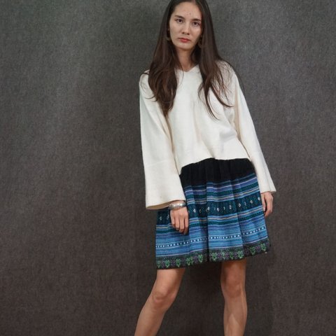 貴州苗族の刺繍付きスカート100%ハンドメイド 手織プリーツスカート Bohoスタイルな女性ためのドレス #119