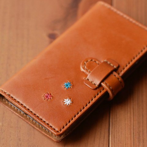 栃木レザー iPhoneケース（刺繍入り）