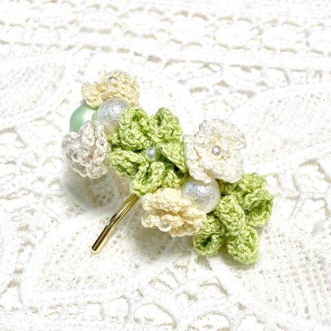 手編みのお花とパール付きポニーフックグリーン