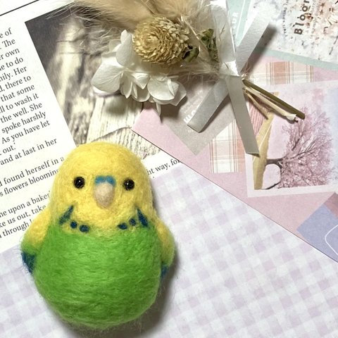 【送料無料】羊毛フェルト～セキセイインコ～ブローチ