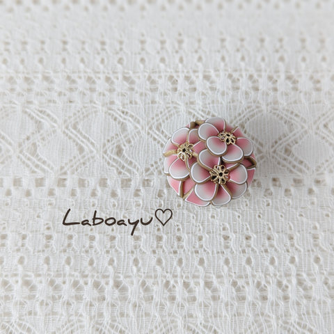 帯留め〈Bouquet・グレイッシュピンクの八重の桜・盛り〉