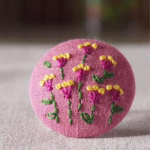 刺繍ブローチ（ピンク）黄色いおしべ