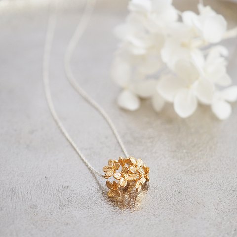 紫陽花のネックレス(silver×gold)