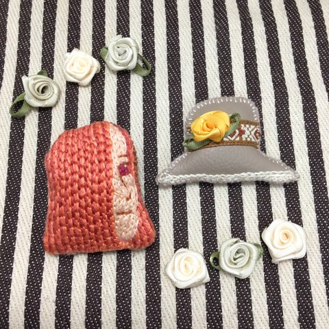 [手刺繍ブローチ二点セット] 女の子の手刺繍ブローチ + 帽子の手刺繍ブローチ [送料無料]