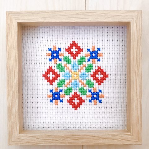 北欧模様 ☆ クロスステッチ刺繍ハンドメイド