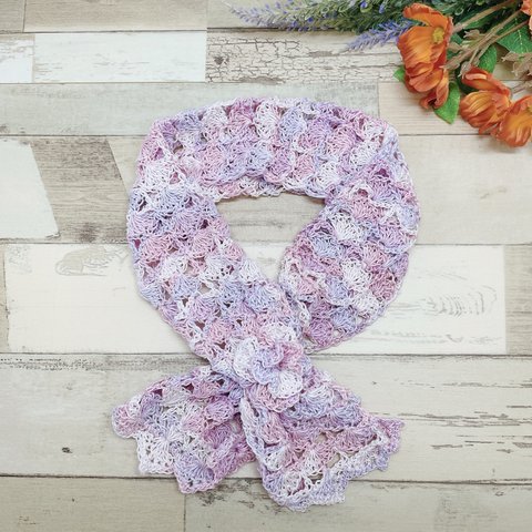 《再販》花のモチーフがポイントの襟巻き、ミニマフラー、手編み(ピンク)