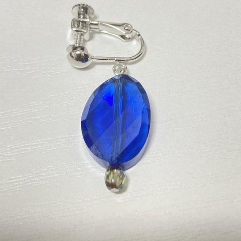 大人な青いガラスのイヤリング　-earring-