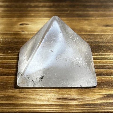 神秘ヒマラヤ水晶ピラミッド1-49 グラファイトインクルージョン　天然石ピラミッド