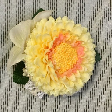 タンポポと紫陽花のミニコサージュ （ヘアクリップ） 一点もの