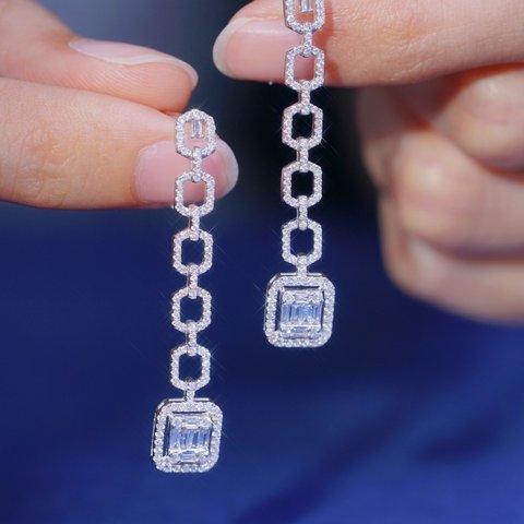 天然ダイヤモンドピアス0.8ct　k18