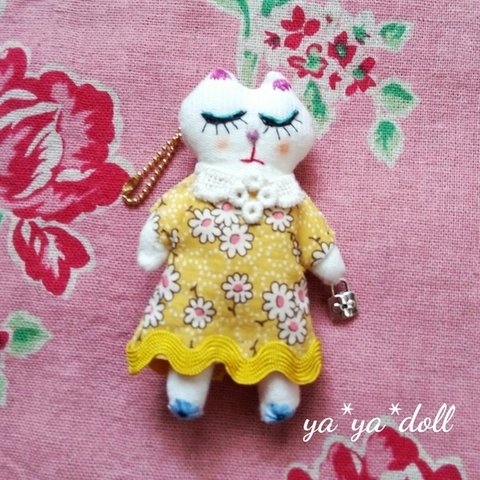 猫人形　チビネコ　黄色　ya*ya*doll インテリア雑貨　アクセサリー