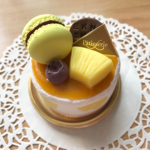 パイナップルのケーキ　フェイクスイーツ 