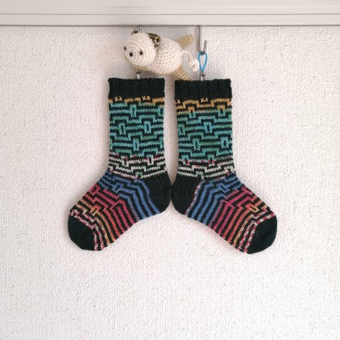 [16cm]キッズ手編み靴下【Leuchtende Geburtstagsfarben】Kids Circuit Socks