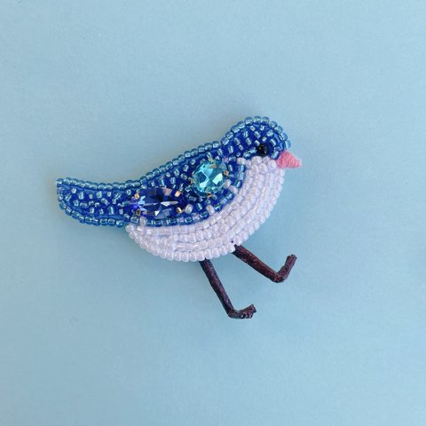 ビーズ刺繍✨ビジューの青い鳥✨キラキラブローチ✨