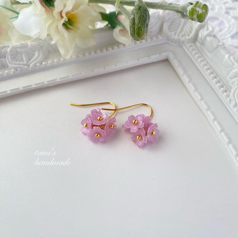 ꫛꫀꪝ✨小さな小さな 鞠桜ピアス🌸