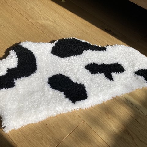 Cow rug ☺︎ ハンドメイドラグ