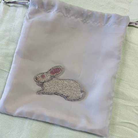 ビーズ刺繡　巾着　うさぎ　サテン生地