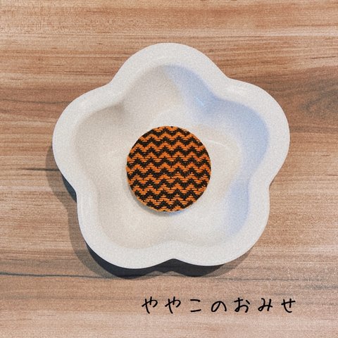 【選べる】こぎん刺しのくるみボタン(38mm/27mm)(マグネット/ブローチピン/ヘアゴム)●鍬の刃