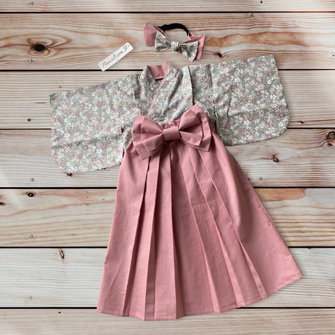 ベビー袴♡袴風スカート　80〜90サイズ  リボンヘアバンドセット　小花柄にくすみピンクを合わせたふんわり優しい雰囲気に。