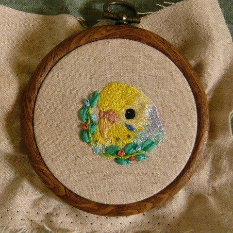 刺繍　セキセイインコ（パステルカラーレインボー）　飾り　　鳥