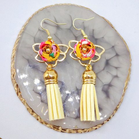 ❁お花ピアス❁　つまみ細工　ハンドメイド　黄色など　 №47