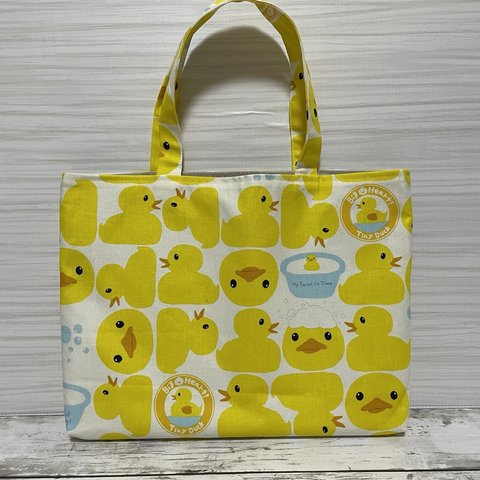 a４サイズのトートバッグ　🐥アヒルさん🐥