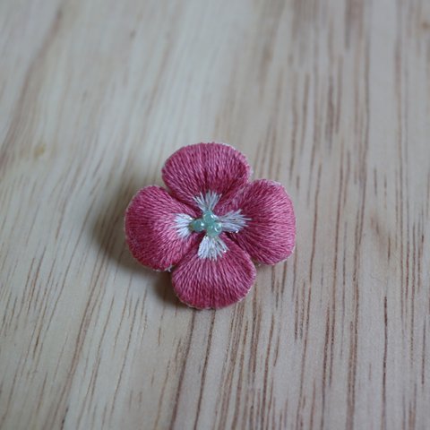 ポピーの刺繍ミニブローチ【ピンク】[立体刺繍]