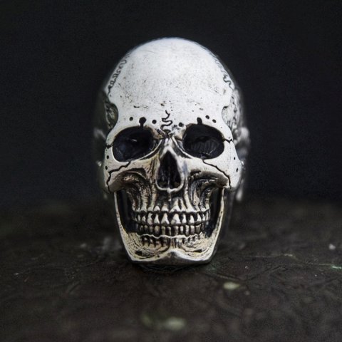 髑髏の指輪〔玉〕　Human skull ring 〔Gyoku〕