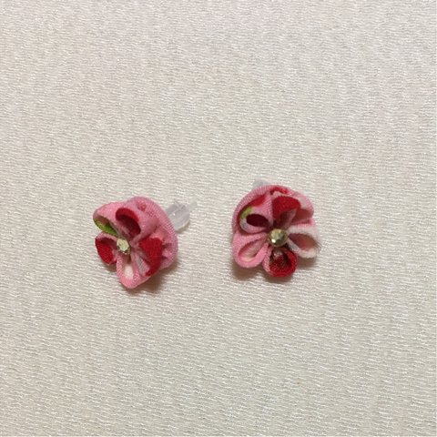 つまみ細工 小花ピアス②