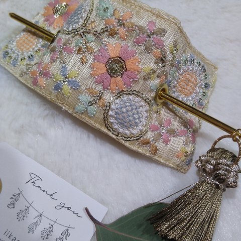 インド刺繍リボンのマジェステ/かんざし パステルアイボリー